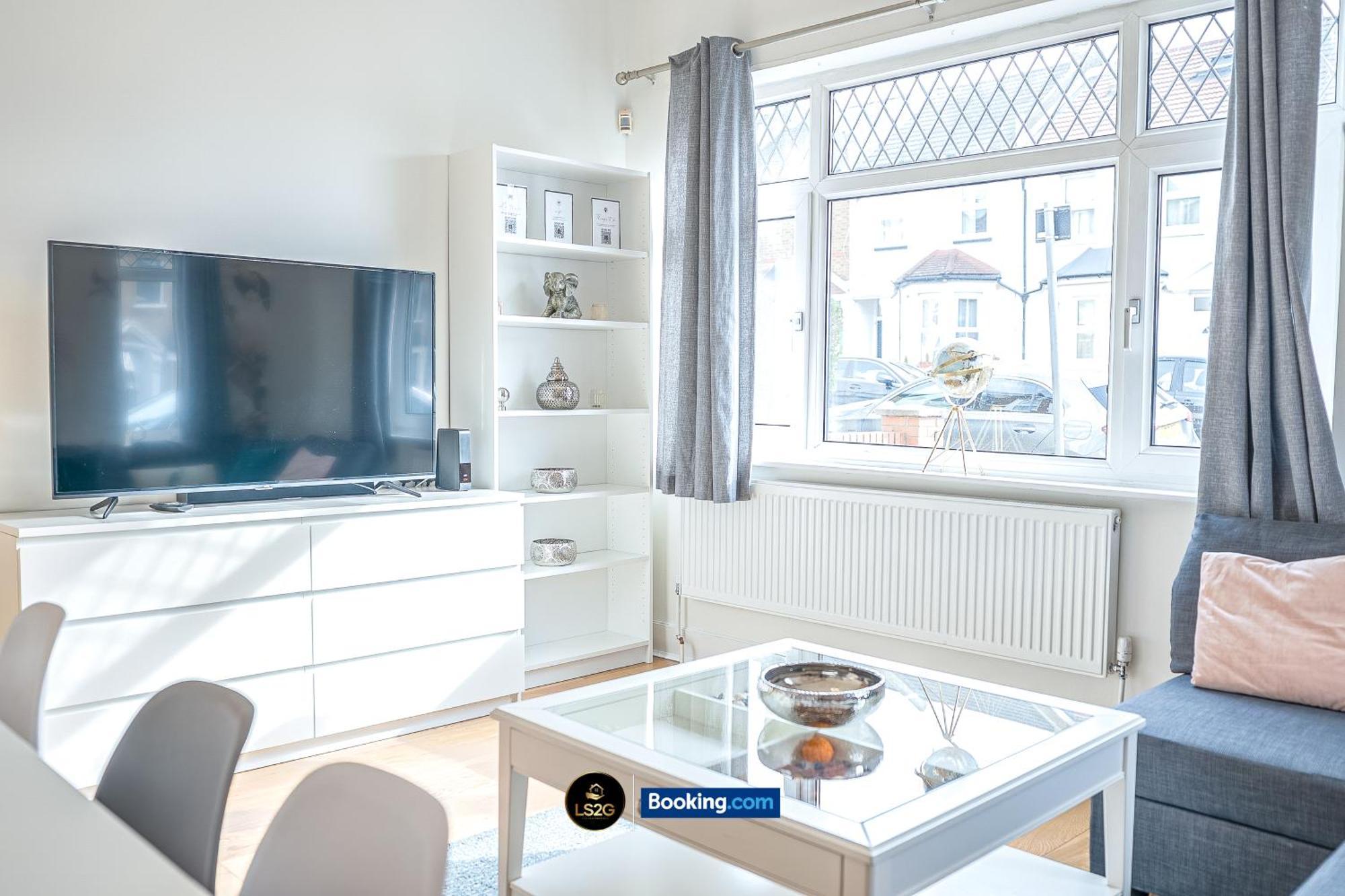 Stunning House By Ls2G Short Lets & Serviced Accommodation Greater London With Free Wifi Zewnętrze zdjęcie