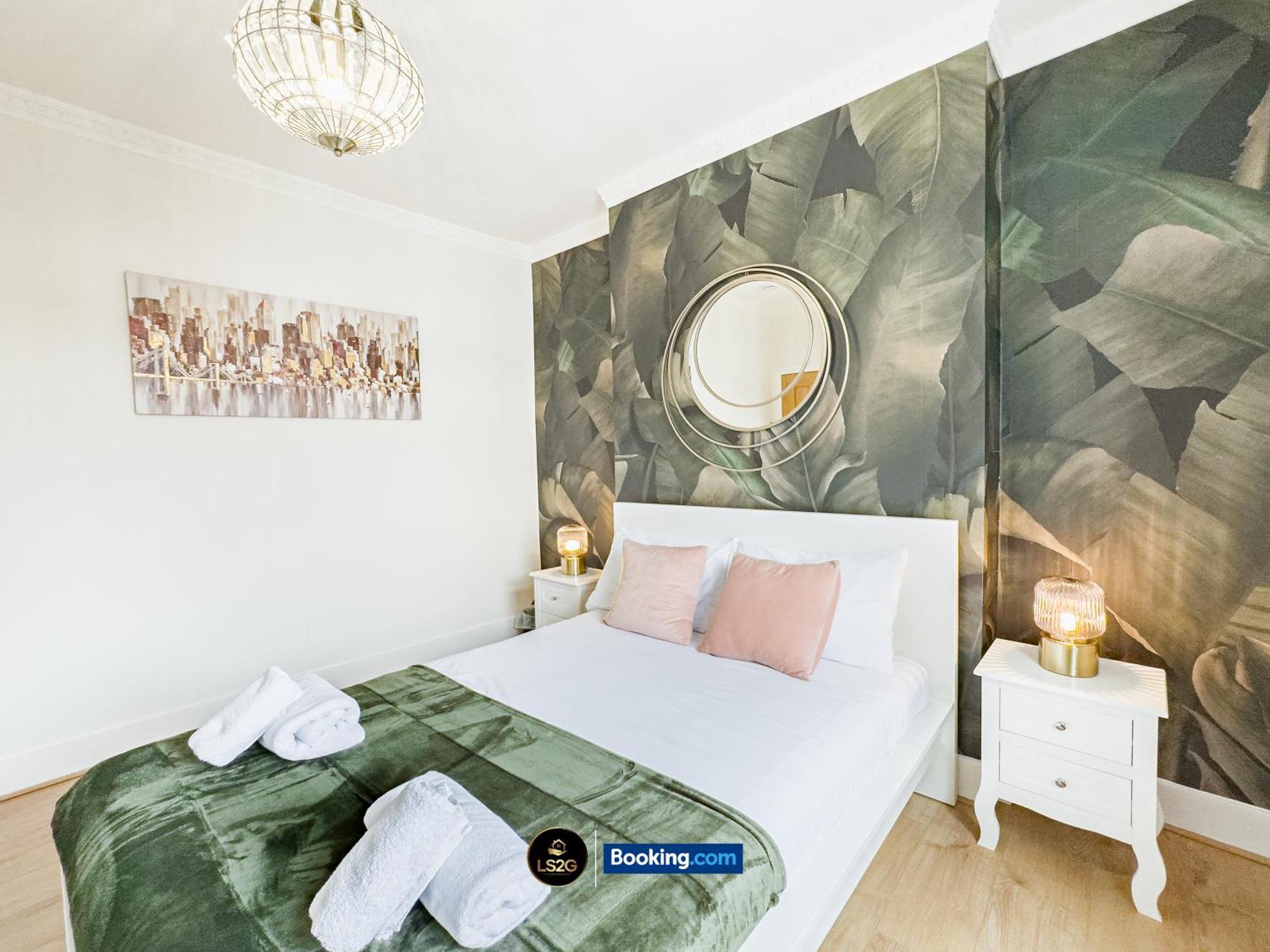 Stunning House By Ls2G Short Lets & Serviced Accommodation Greater London With Free Wifi Zewnętrze zdjęcie
