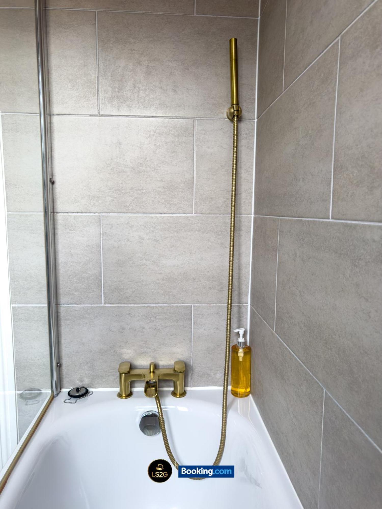 Stunning House By Ls2G Short Lets & Serviced Accommodation Greater London With Free Wifi Zewnętrze zdjęcie